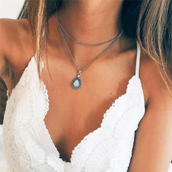 LiveChicStyle Jewelry - 2/$20 Boho Vintage Stone Pendant Necklace